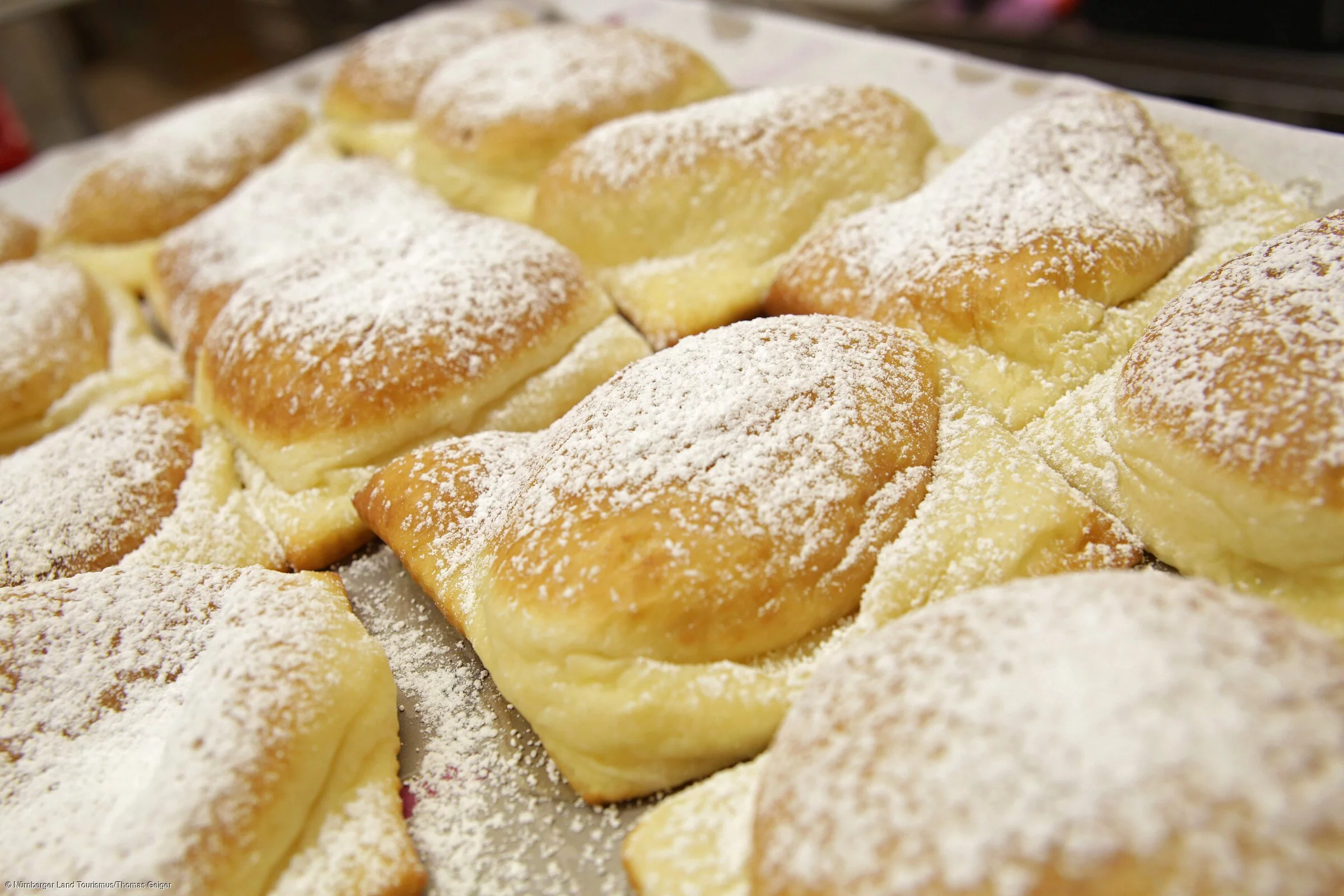 Küchle backen (Lauf a.d.Pegnitz-Ödenberg, Nürnberger Land)