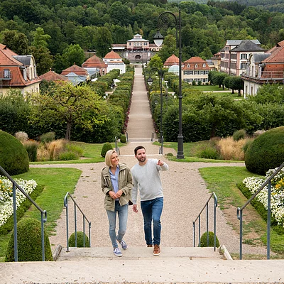 Spaziergang im Kurgarten (Bad Brückenau, Rhön)