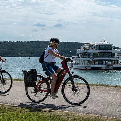 Radeln entlang der Seen - Trimaran am Großen Brombachsee (Fränkisches Seenland)