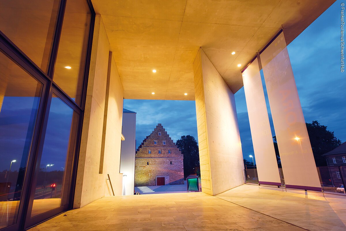 Museum Georg Schäfer mit Blick auf Ebracher Hof (Schweinfurt, Fränkisches Weinland)