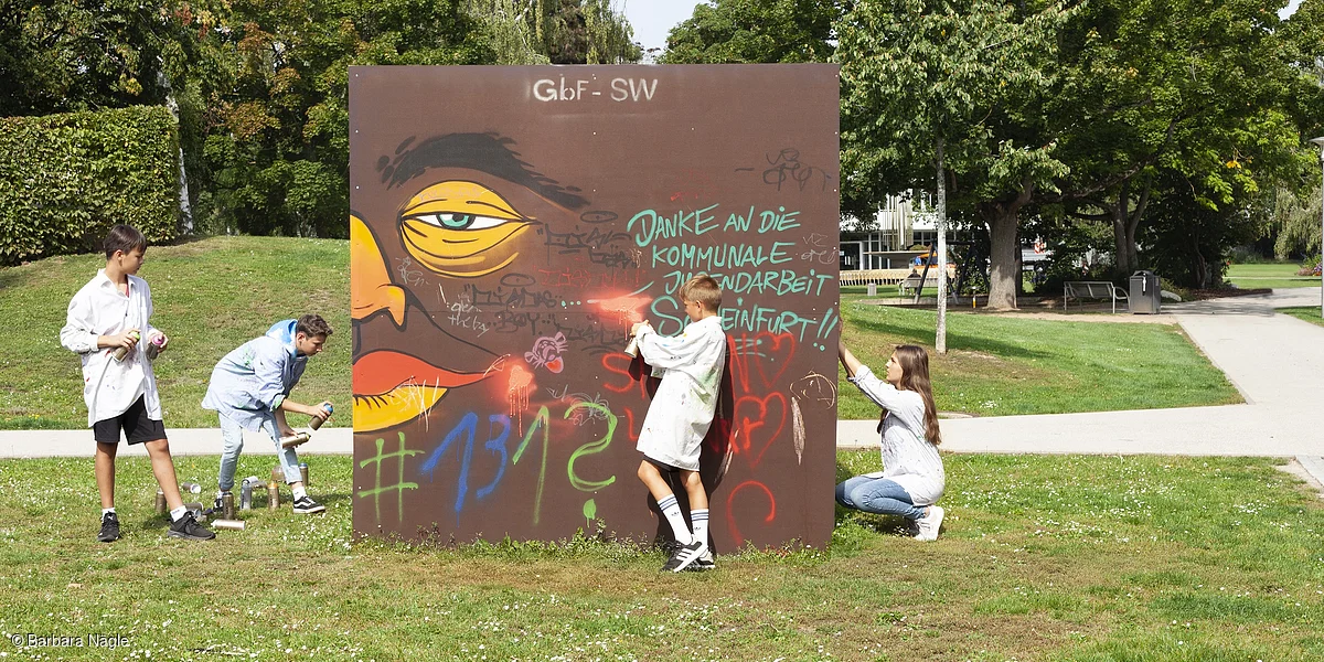 Beim Graffiti-Sprühen: Workshop der Kunsthalle Schweinfurt
