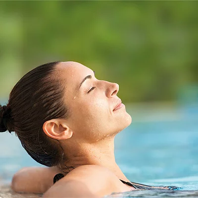 Obermain Therme / Entspannung im Aktiv-Becken
