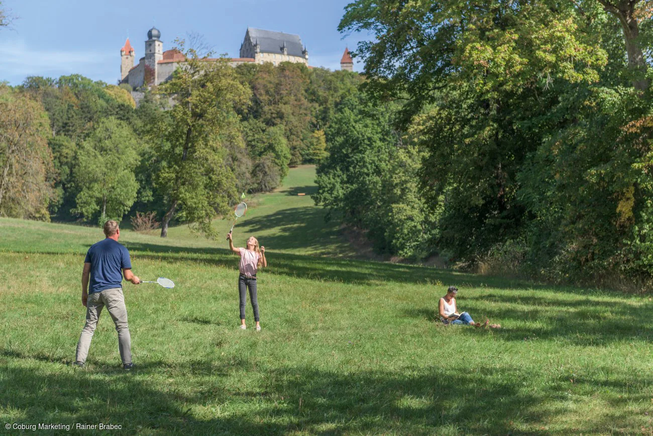 Hofgarten - Veilchental Hofgarten - Veilchental - Freizeit und Federball-Spaß