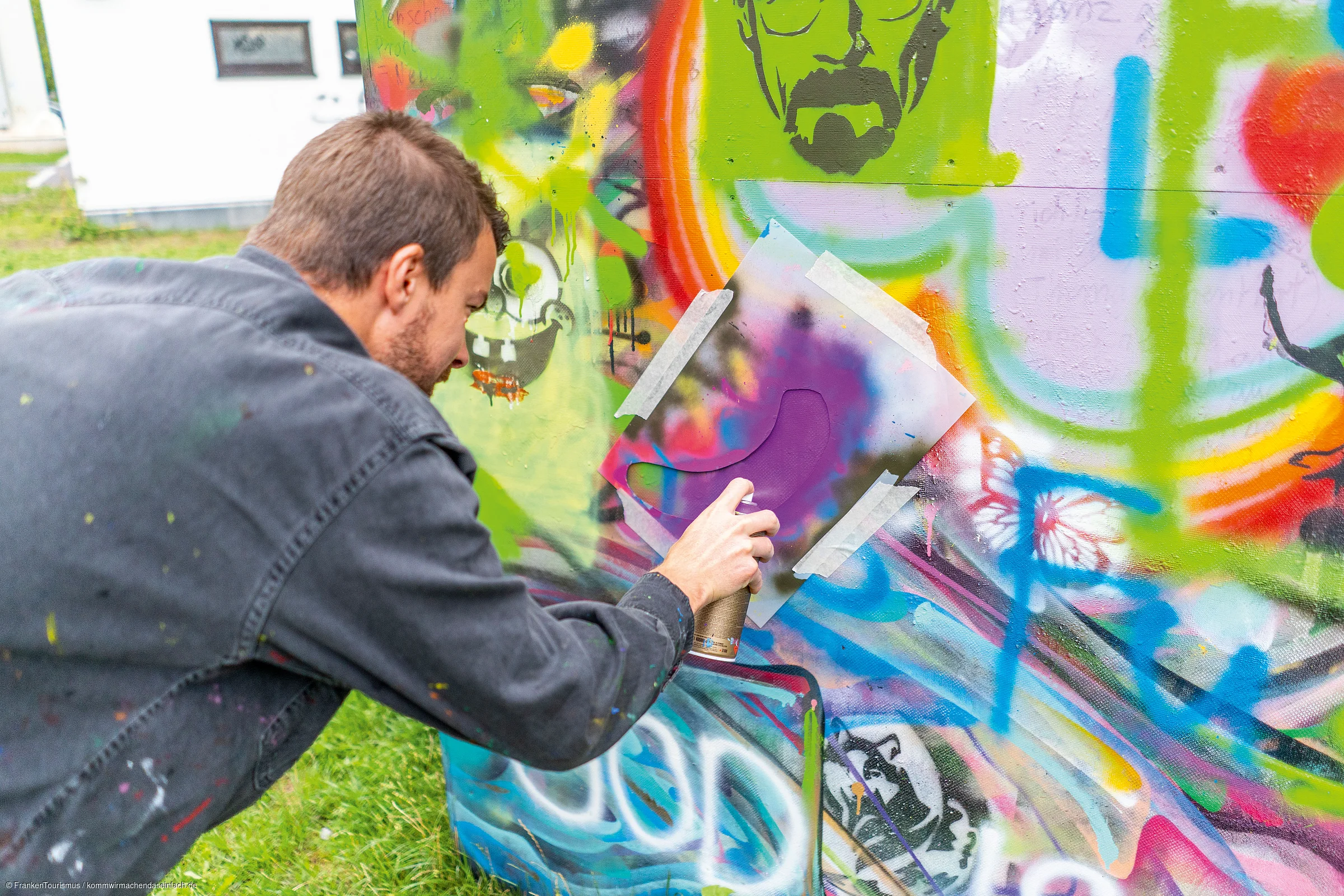 Urban Art – Sprühen am Graffitiwürfel