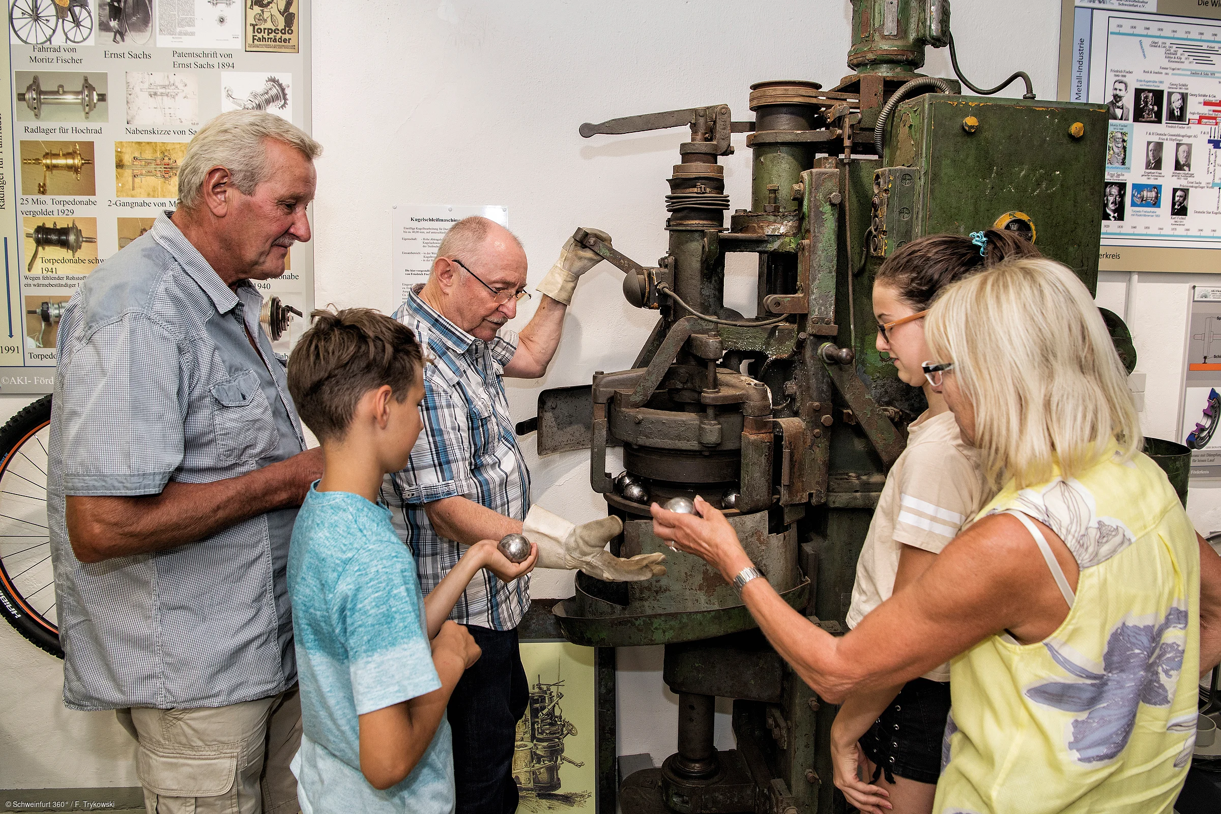 Mit Familie im Industriemuseum