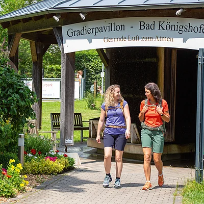 Gradierpavillon und Kurpark Bad Königshofen